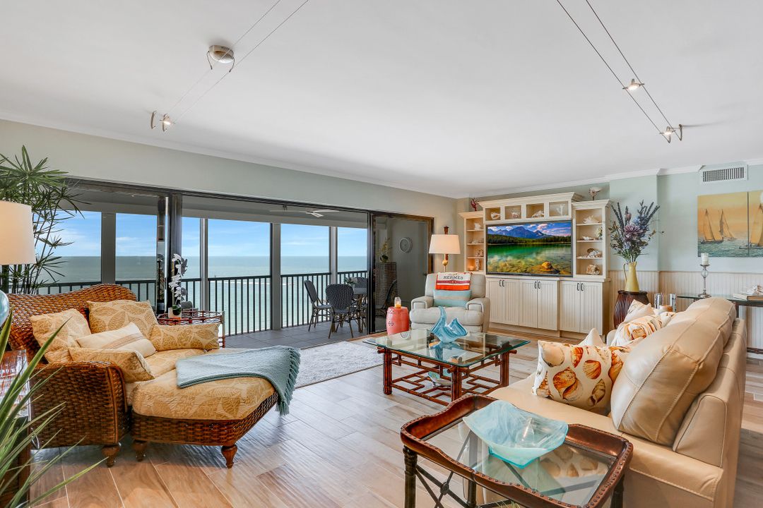 2171 Gulf Shore Blvd N #702, Naples, FL 34102