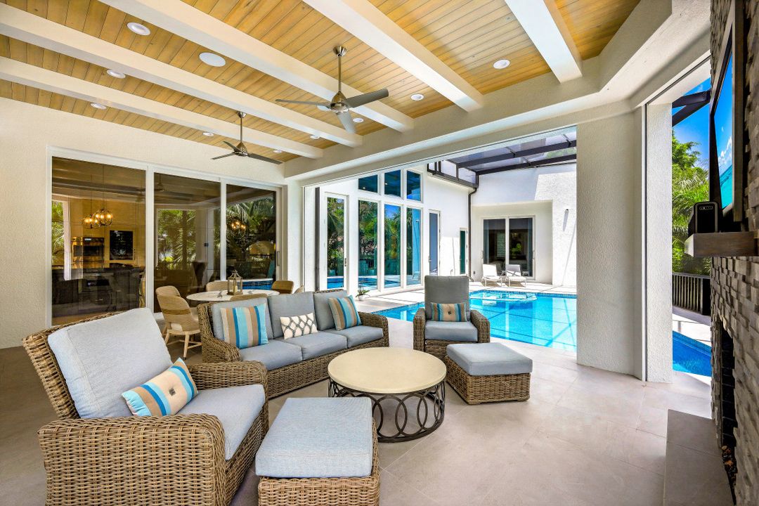 261 Hideaway Cir N, Marco Island, FL 34145