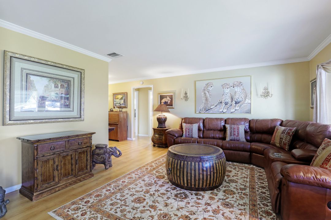 27515 Los Amigos Ln, Bonita Springs, FL 34135