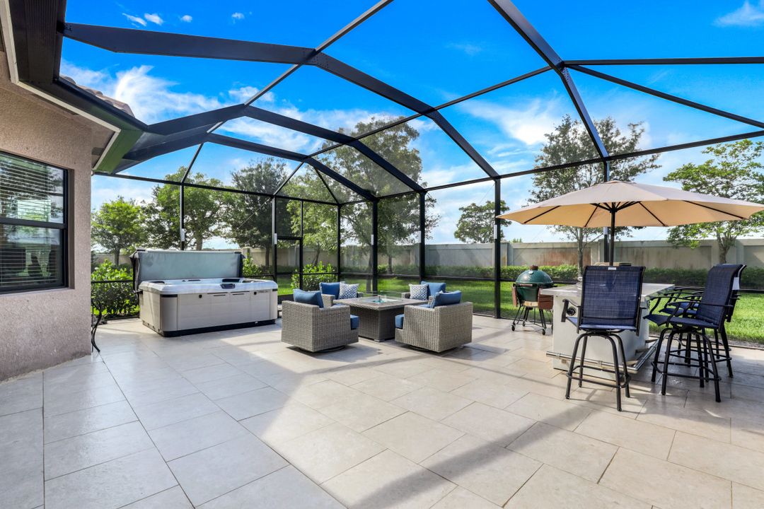 4167 Crescent Ct, Naples, FL 34119
