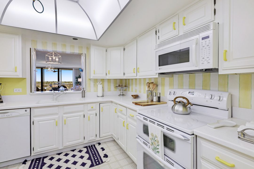 3100 Gulf Shore Blvd N #501, Naples, FL 34103