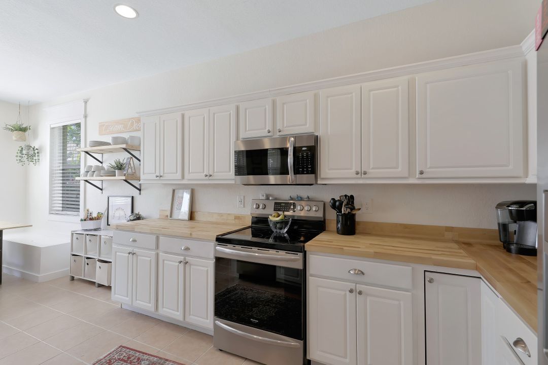 9240 Scarlette Oak Ave, Fort Myers, FL 33967