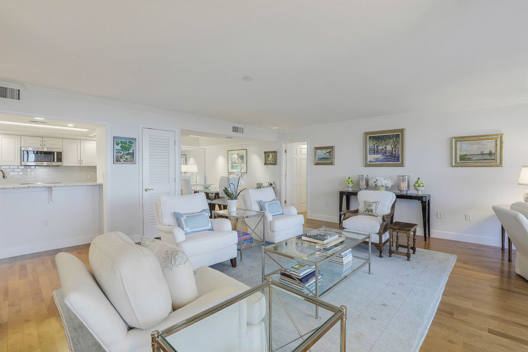 5601 Turtle Bay Dr #802, Naples, FL 34108