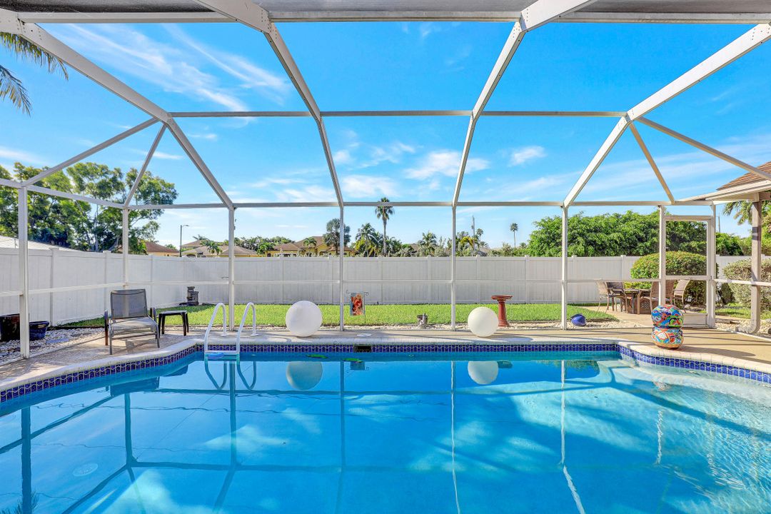 1922 Cape Coral Pkwy W, Cape Coral, FL 33914