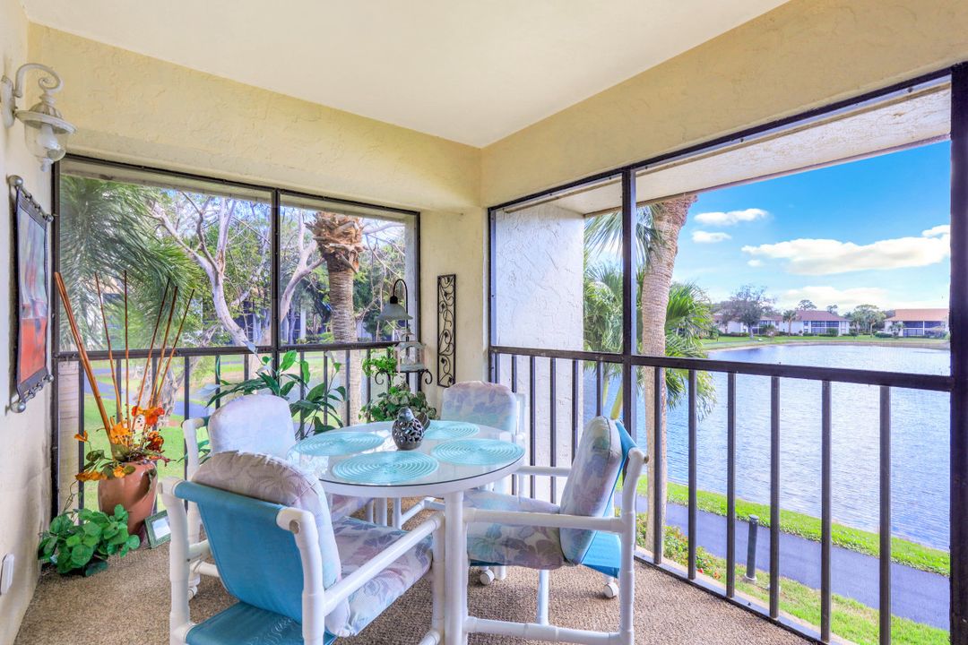 560 Retreat Dr #201, Naples, FL 34110