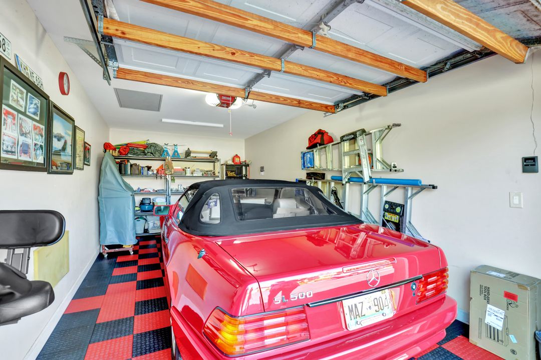 6940 Huntington Lakes Cir #202, Naples, FL 34119