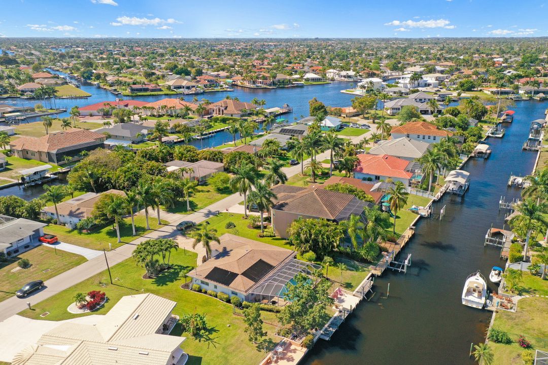 5241 Seagull Ct, Cape Coral, FL 33904