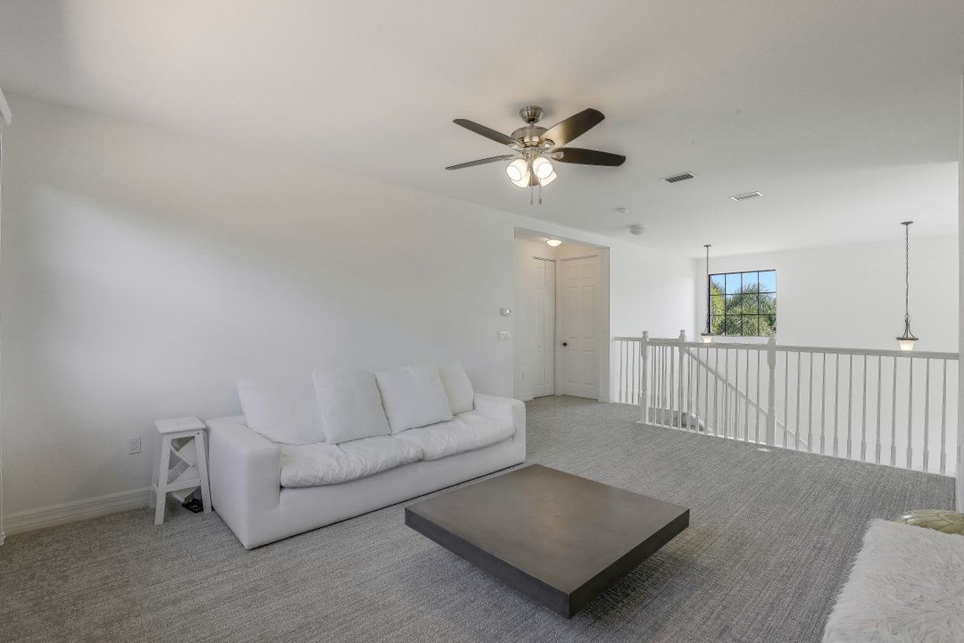 3183 Pacific Dr, Naples, FL 34119