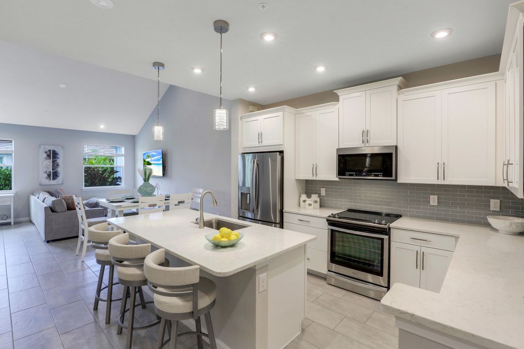 4659 Arboretum Cir #103, Naples, FL 34112