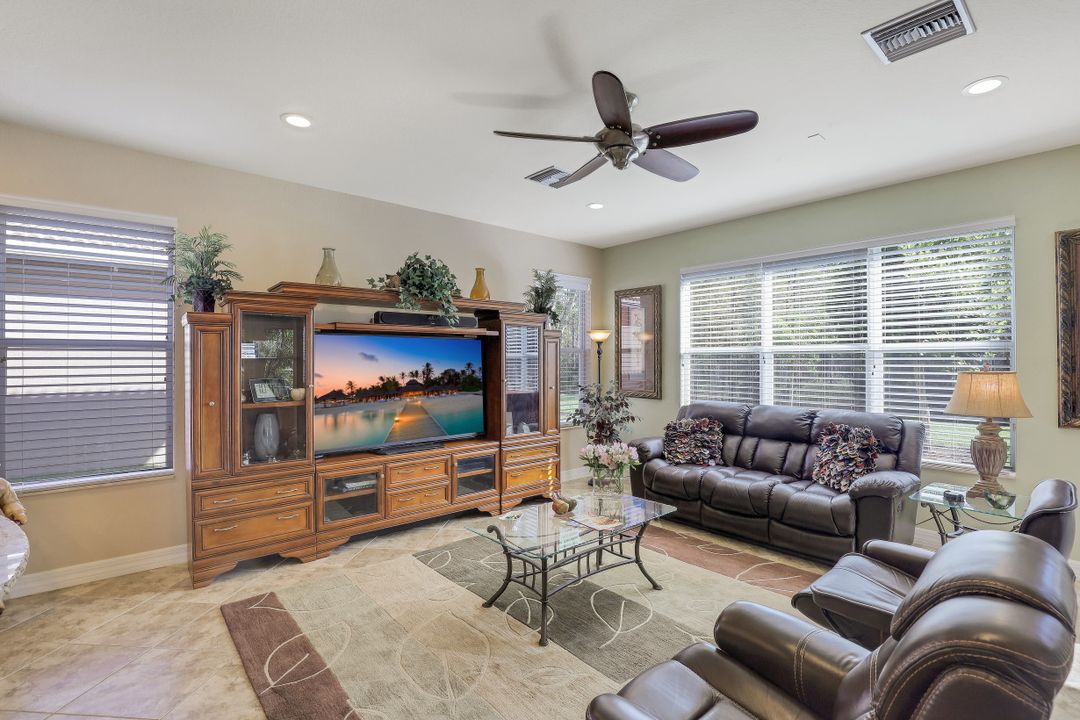 10106 Mimosa Silk Dr, Fort Myers, FL 33913