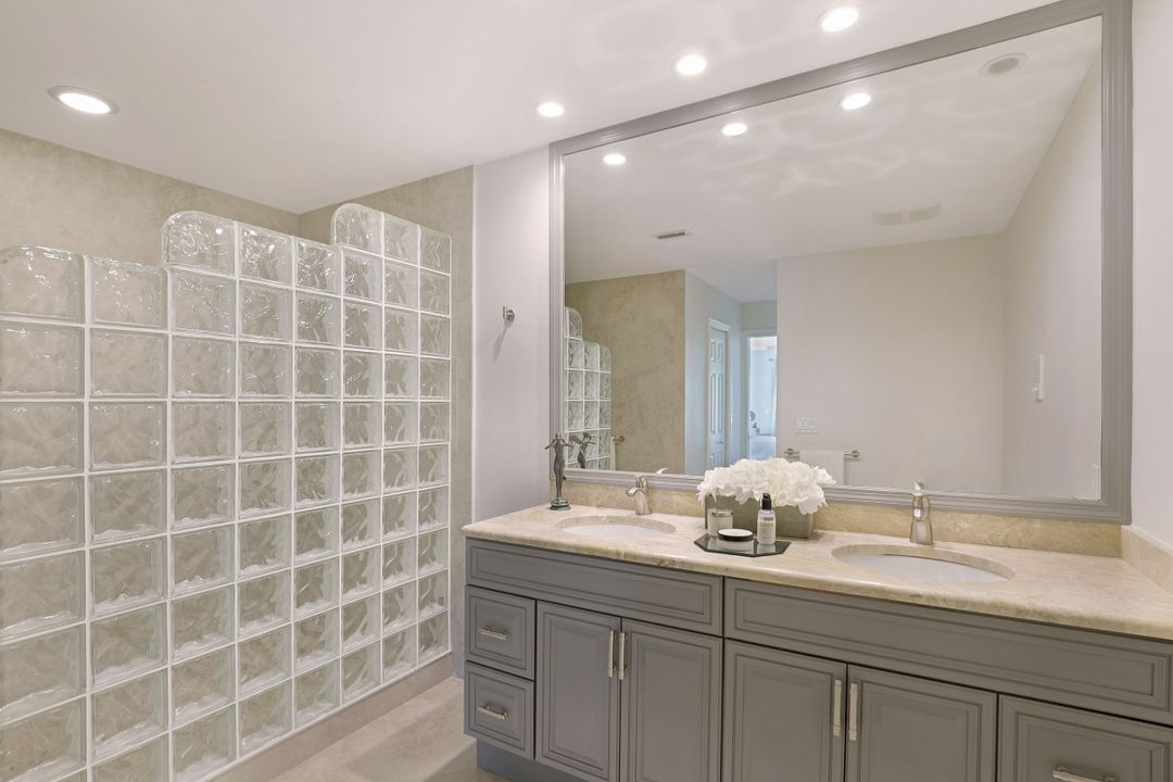 25063 Luci Dr, Bonita Springs, FL 34135