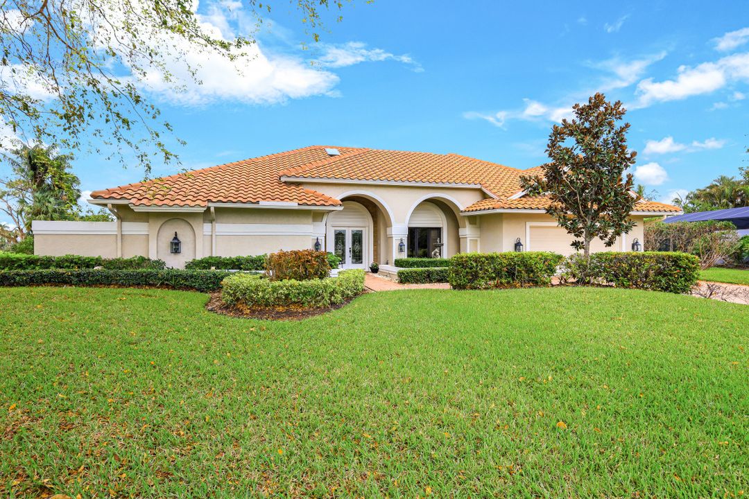 2012 Imperial Golf Course Blvd, Naples, FL 34110