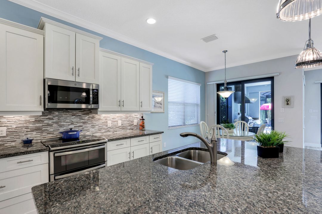 9073 Isla Bella Cir, Bonita Springs, FL 34135