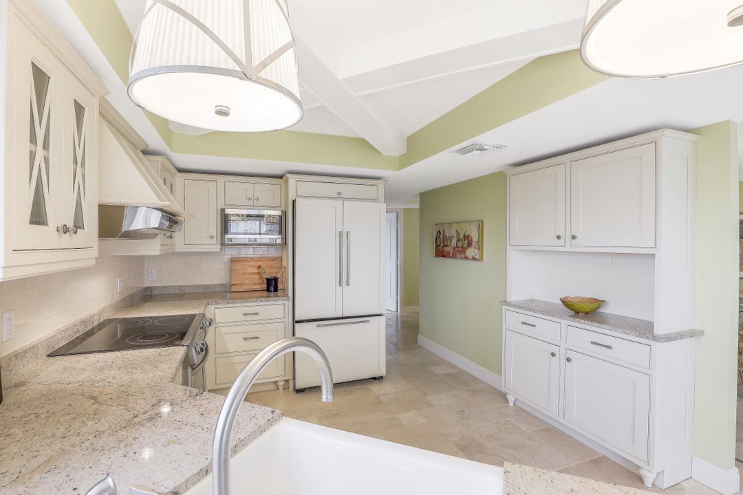 4451 Gulf Shore Blvd N, Naples, FL 34103