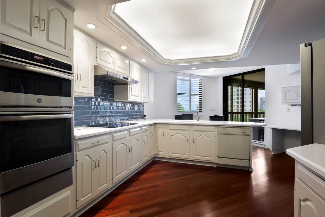 6075 Pelican Bay Blvd #406, Naples, FL 34108