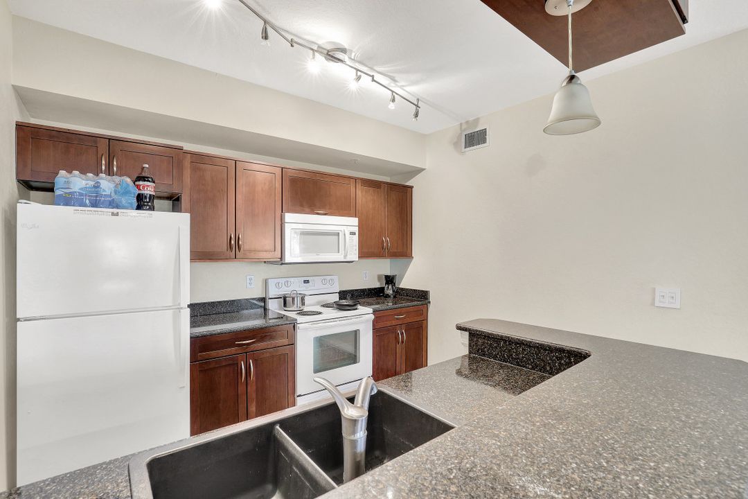 6321 Aragon Way #303, Fort Myers, FL 33966