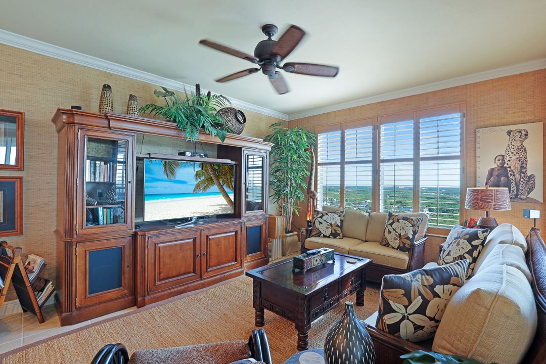 445 Cove Tower Dr #1402, Naples, FL 34110