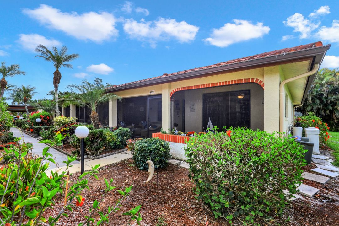 2091 Pine Isle Ln, Naples, FL 34112