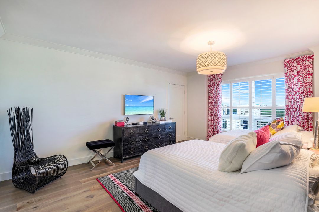 11125 Gulf Shore Dr #1001, Naples, FL 34108