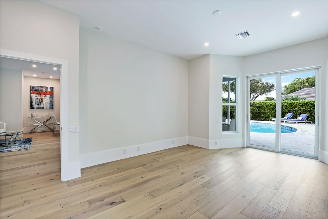 7525 Cordoba Cir, Naples, FL 34109