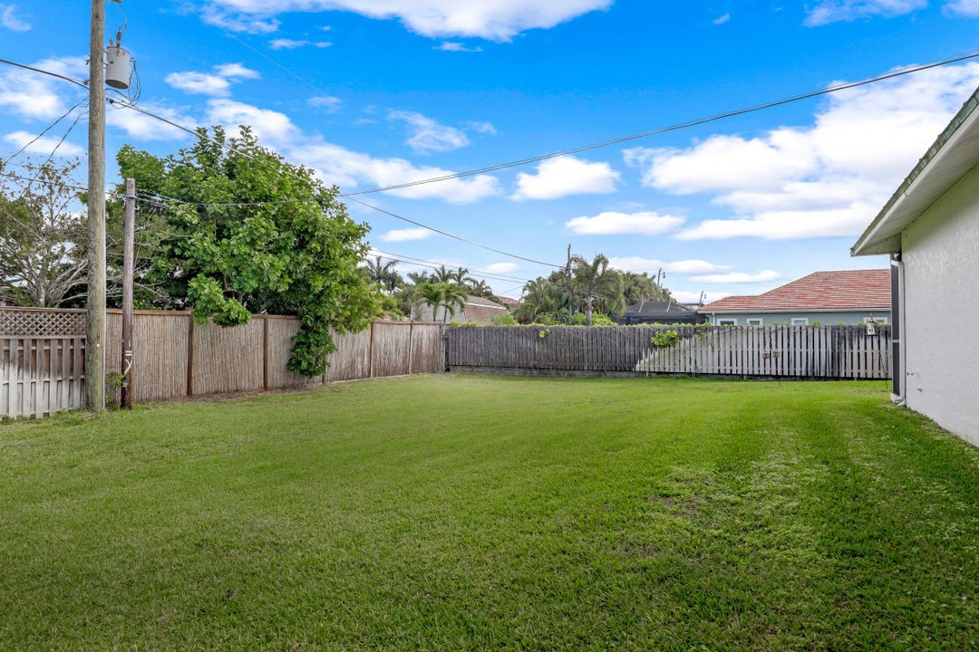 541 92nd Ave N, Naples, FL 34108