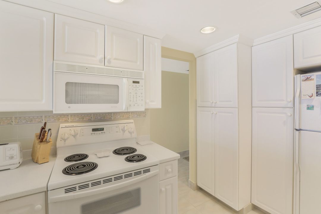 180 Seaview Ct #1107, Marco Island, FL 34145