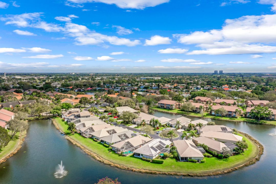 14832 Paradigm Ct, Fort Myers, FL 33919