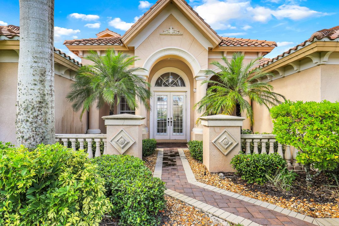 919 Tivoli Ct, Naples, FL 34104