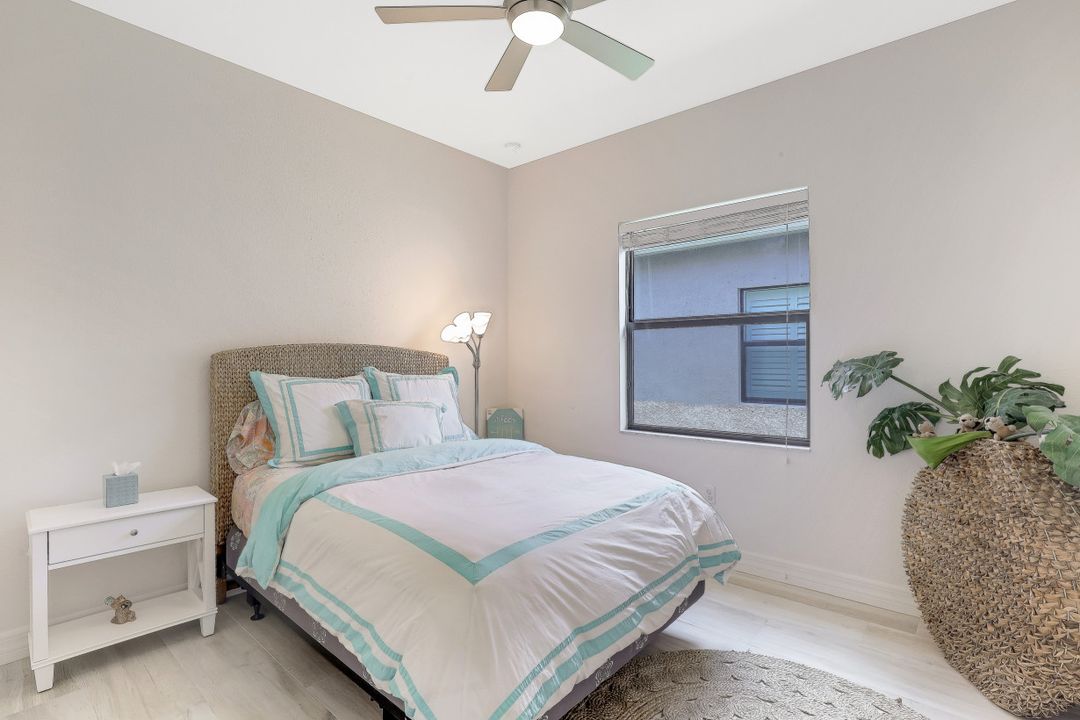 13824 Luna Dr, Naples, FL 34109