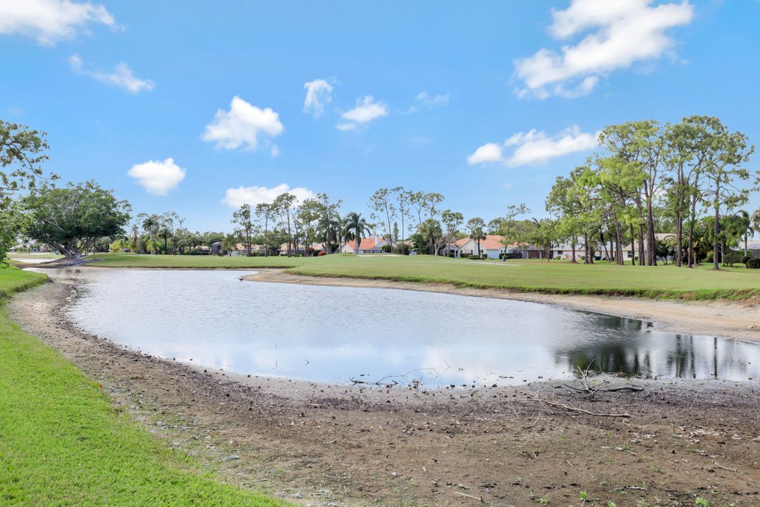 575 Augusta Blvd #8, Naples, FL 34113