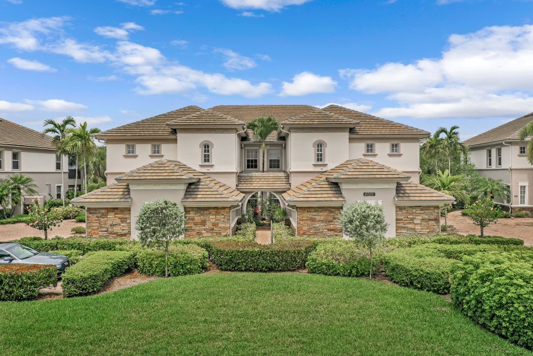 8735 Coastline Ct #102, Naples, FL 34120