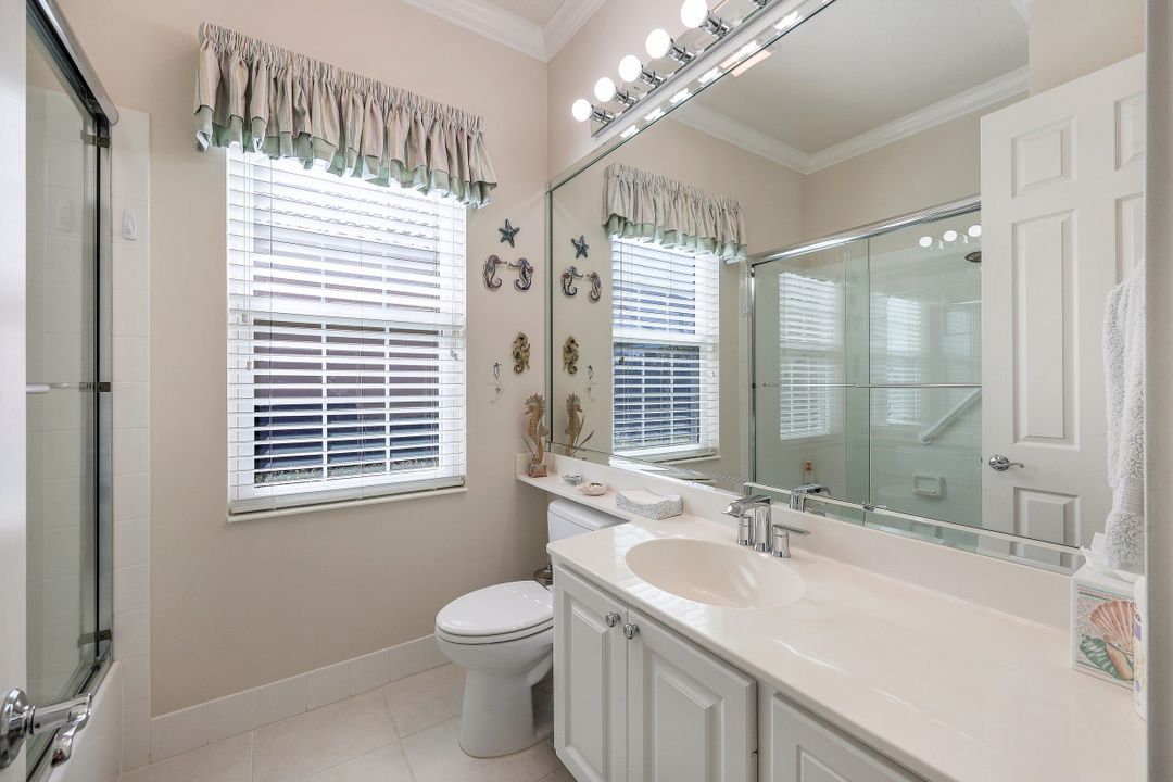4334 Queen Elizabeth Way, Naples, FL 34119