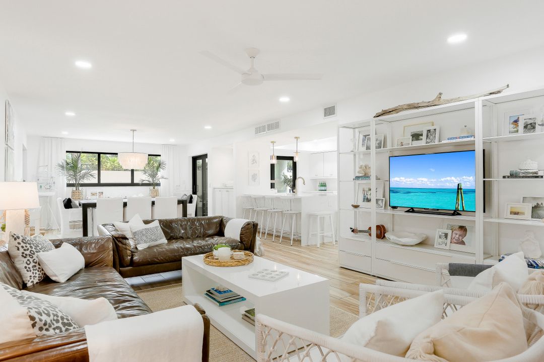 4451 Gulf Shore Blvd N #205, Naples, FL 34103