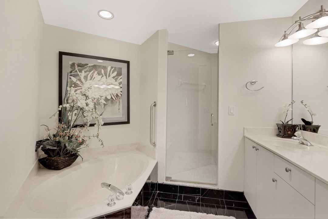 269 Vintage Bay Dr #212, Marco Island, FL 34145