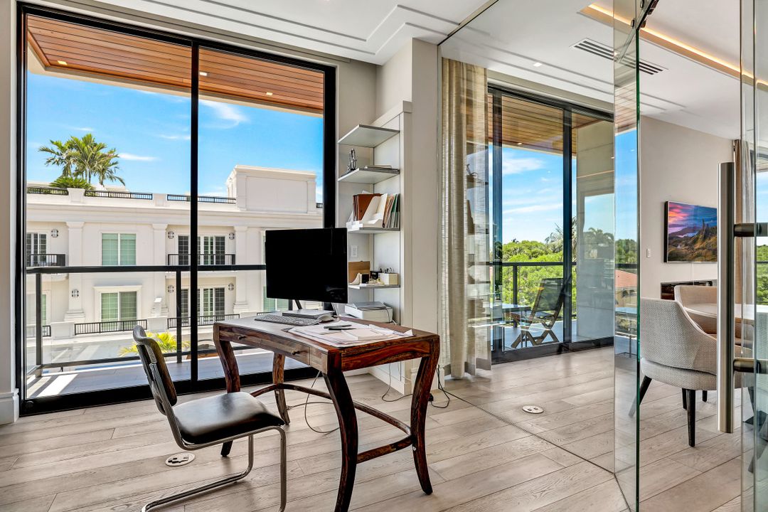 505 5th Ave S #303, Naples, FL 34102