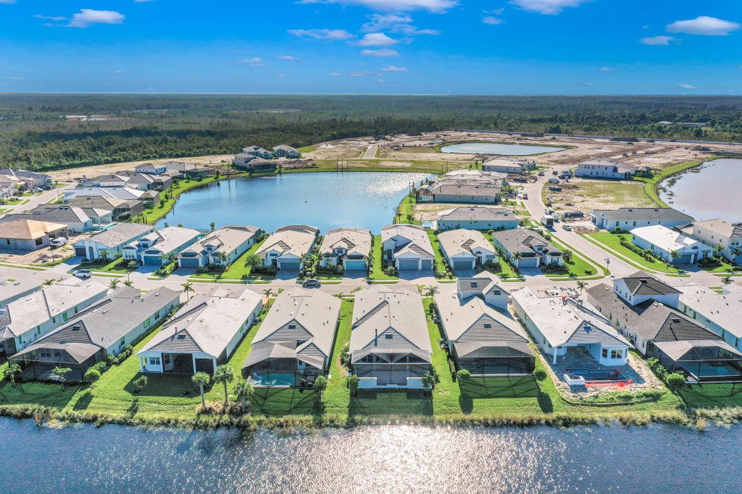 8961 Mustique Ln, Naples, FL 34114