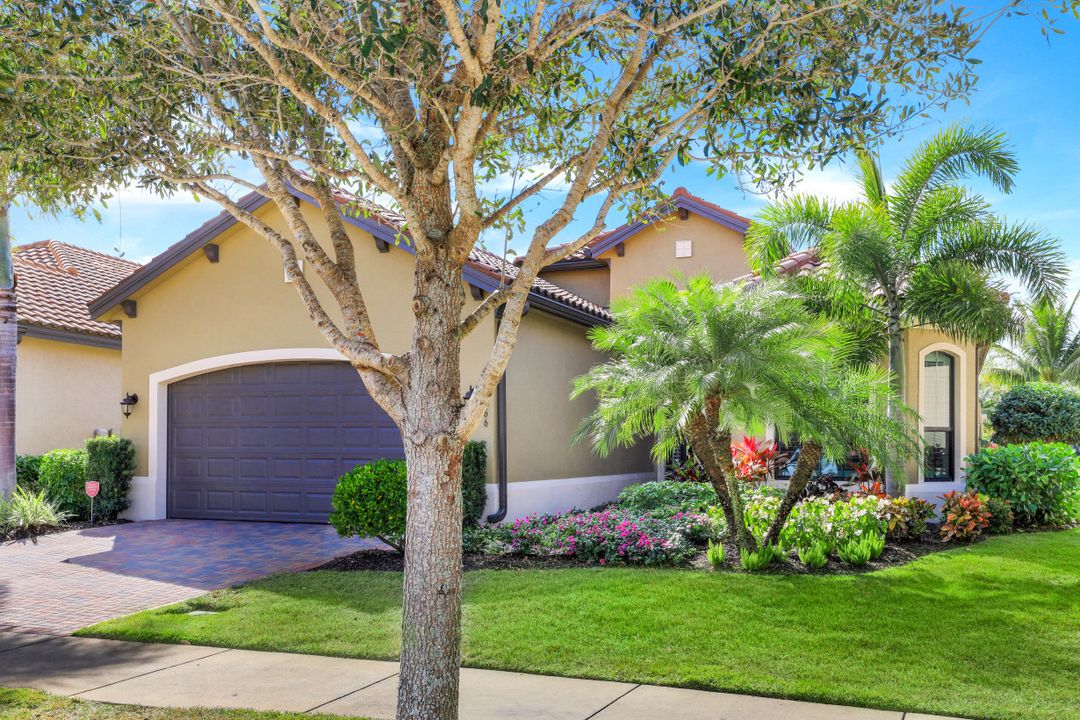 9366 Isla Bella Cir, Bonita Springs, FL 34135