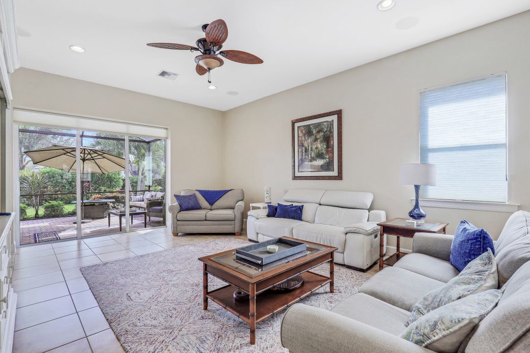 9574 Coquina Cir, Naples, FL 34120