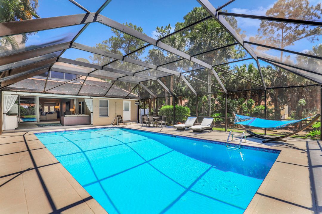 6060 Autumn Oaks Ln, Naples, FL 34119