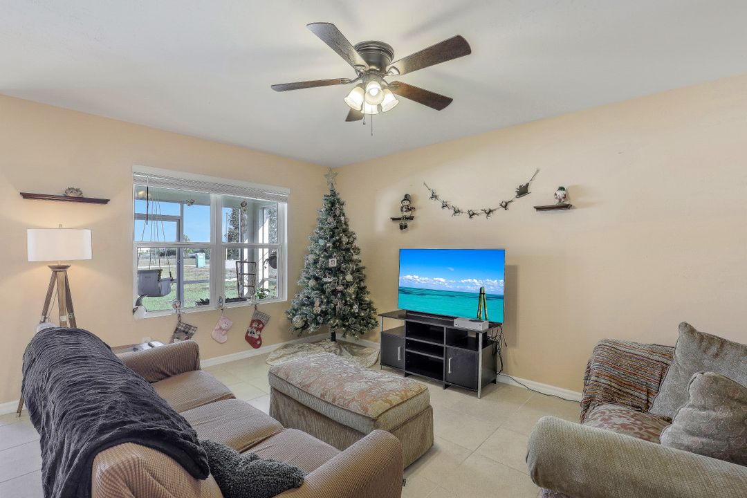 321 NW 11th St, Cape Coral, FL 33993