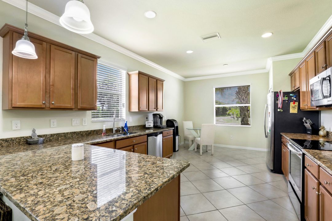 3401 Dandolo Cir, Cape Coral, FL 33909