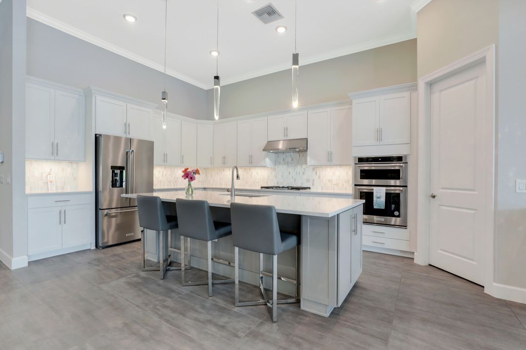 19264 Aqua Shore Dr, Fort Myers, FL 33913