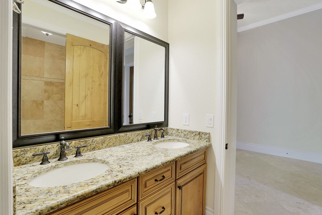 15991 Old Wedgewood Ct, Fort Myers, FL 33908
