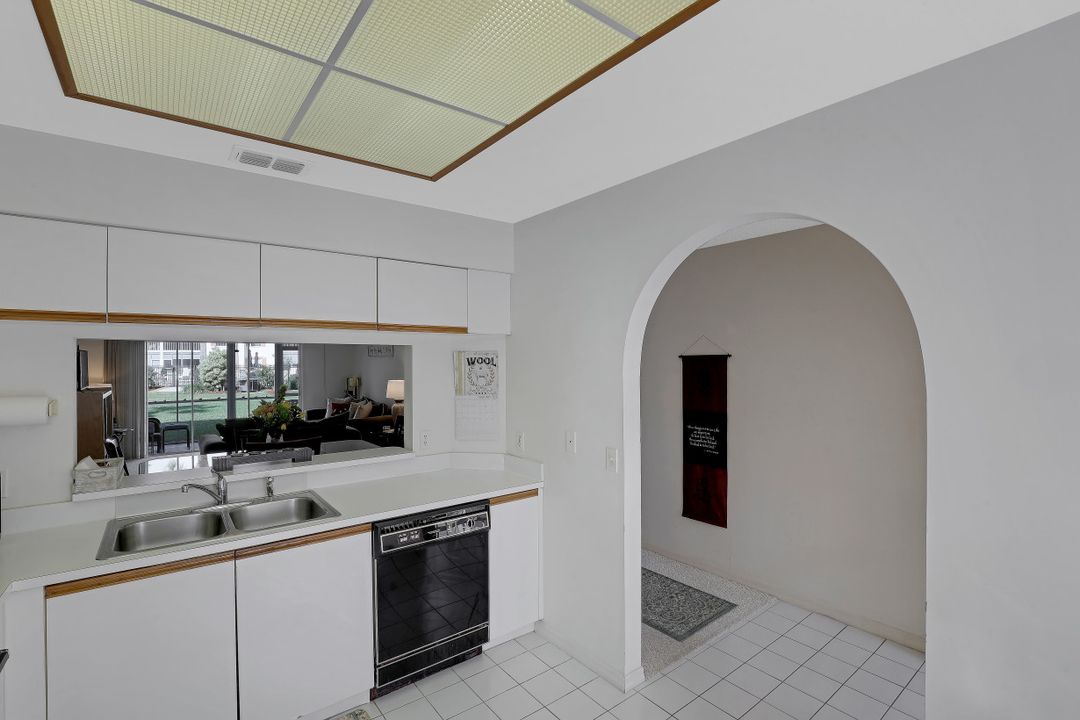 595 Mardel Dr #403, Naples, FL 34104