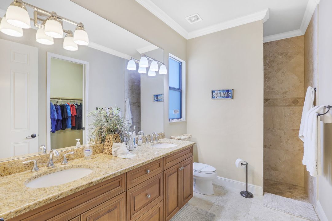 808 Seagrape Dr, Marco Island, FL 34145