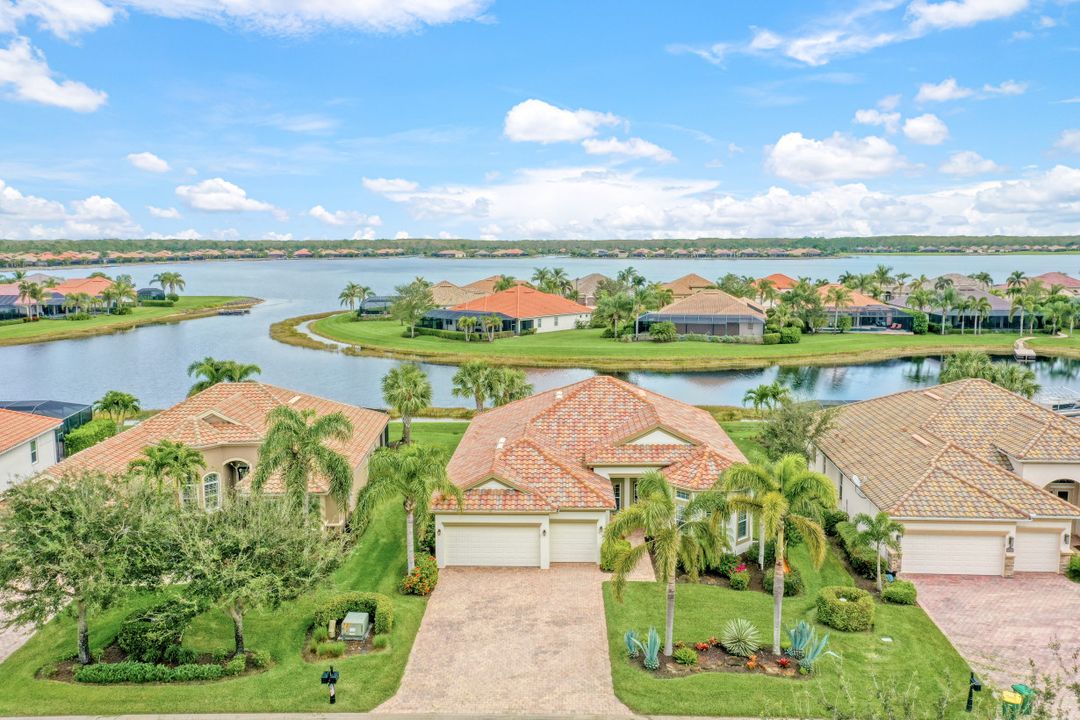 9364 Marble Stone Dr, Naples, FL 34120