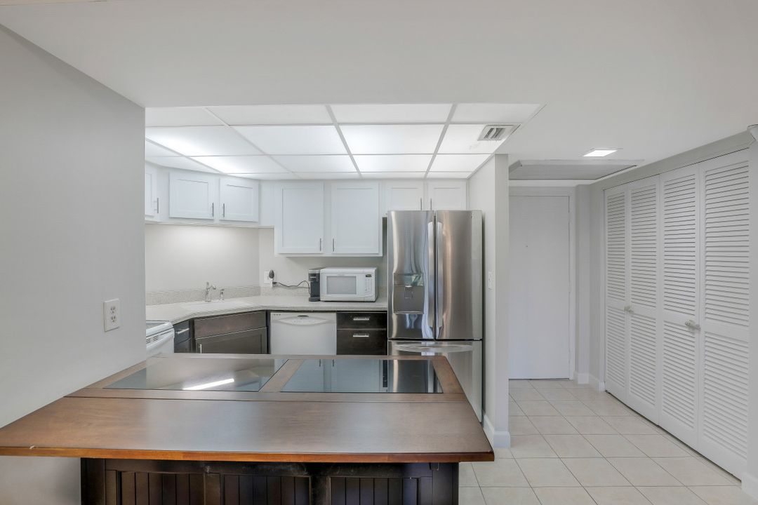 3 Bluebill Ave #206, Naples, FL 34108