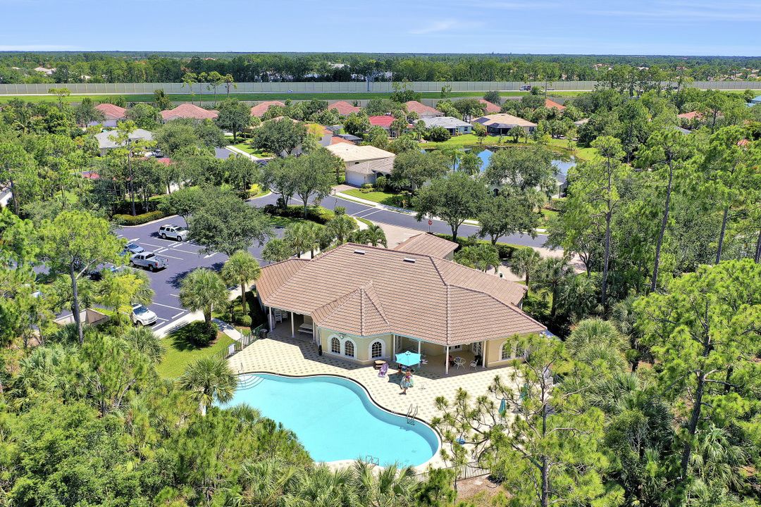 3967 Ruxton Rd, Naples, FL 34116