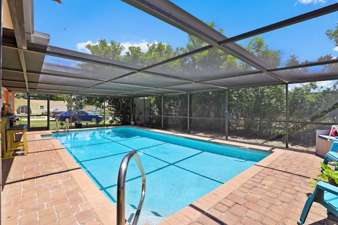 977 Hearty St, North Fort Myers, FL 33903