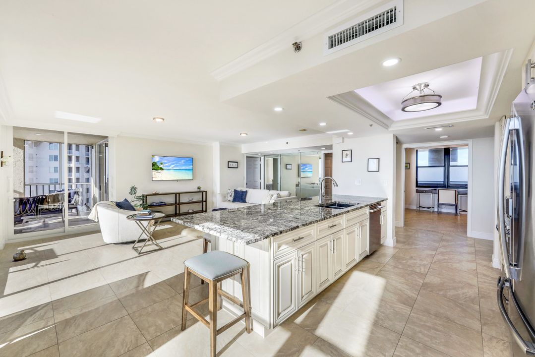 6585 Nicholas Blvd  #1803, Naples, FL 34108